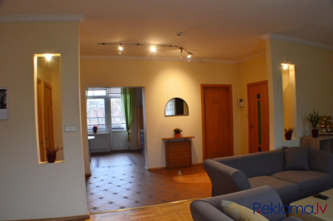 Сдается 3-комнатная квартира в качественно построенном доме в центре Риги.  + Рига - изображение 2