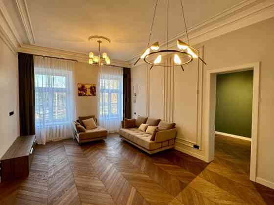 Элегантная 4-х комнатная квартира в самом сердце Риги!  Это место - отличный выбор Rīga