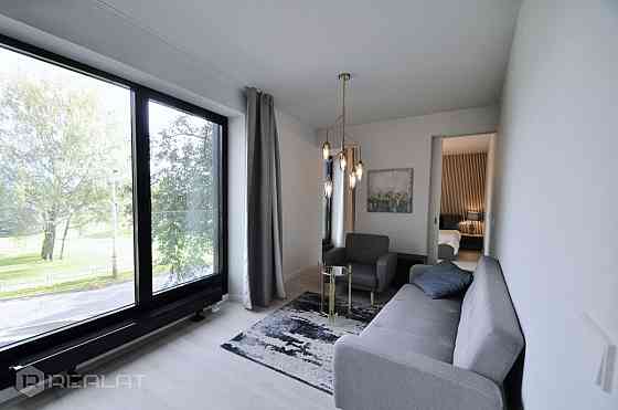 Kluss mēbelēts 3-istabu dzīvoklis (ar 2 guļamistabām) un terasi modernajā Garden Apartments projektā Rīga