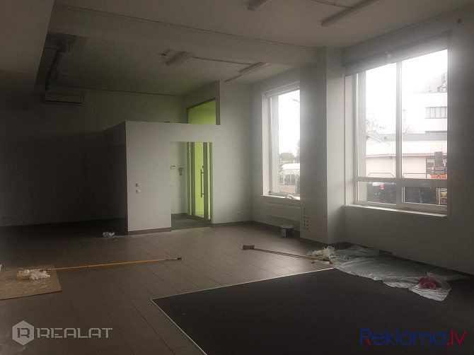 Iznomā gaišas biroja telpas ar plašiem logiem 2.stāvā ar iebūvētu virtuvi , kopējā Rīga - foto 17