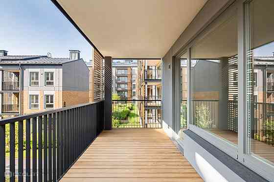 Lv  Piedāvājam gaišu dzīvokli renovēta mājā Rīgas centrā, kuru ir projektējis Rūdolfs Filips Donberg Рига
