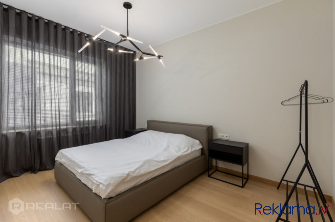 Pārdod moderni izremontētu 3 - istabu dzīvokli ar kopējo platību 66 kv. m ar auto vietu Rīga - foto 7