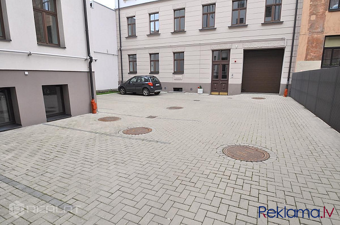 Klusajā Rīgas centrā piedāvājam iegādāties  laba plānojuma 3 istabu dzīvokli kvalitatīvā Rīga - foto 10