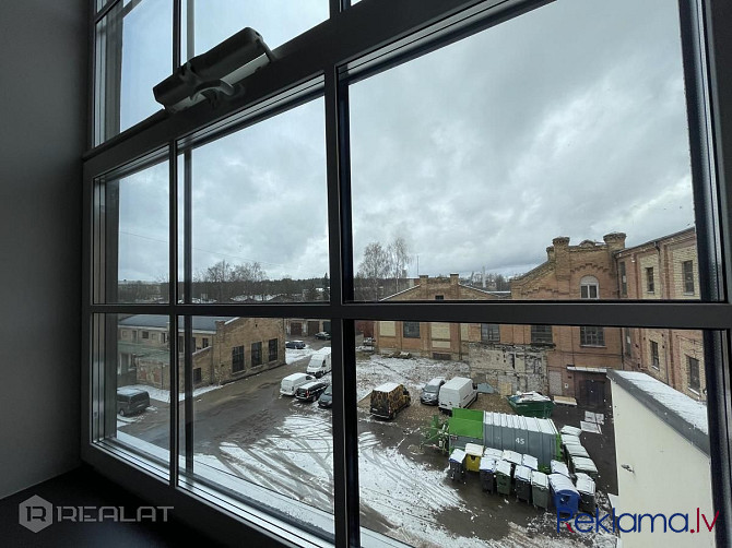 Ilgtermiņā izīrē atjaunotu dzīvokli rūpnieciski industriālajā stilā, kas atrodas labiekārtotā kvartā Рига - изображение 10