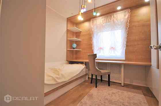 Ilgtermiņa īrei tiek piedāvāts 2-istabu dzīvoklis 45 metru platībā jaunajā projektā Vesetas ielā klu Rīga