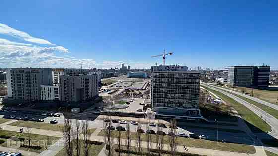 Dzīvoklis Skanstes Virsotnē, panorāmas skats uz jauno parku Rīgas centrā. Dzīvoklim ir funkcionāls p Рига