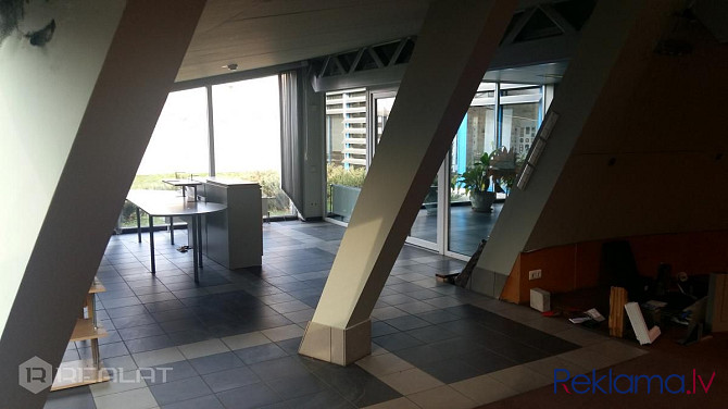 Iznomā tirdzniecības - ēdināšanas telpas + Telpas ēkas 1. stāvā ar kopējā platība 124.9 m2. , griest Рига - изображение 12