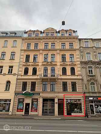 217.2 m2 birojs ēkas 2. stāvā ar skatu uz K.Barona un Dzirnavu ielu; 9 biroja telpas, 2 tualetes, no Rīga
