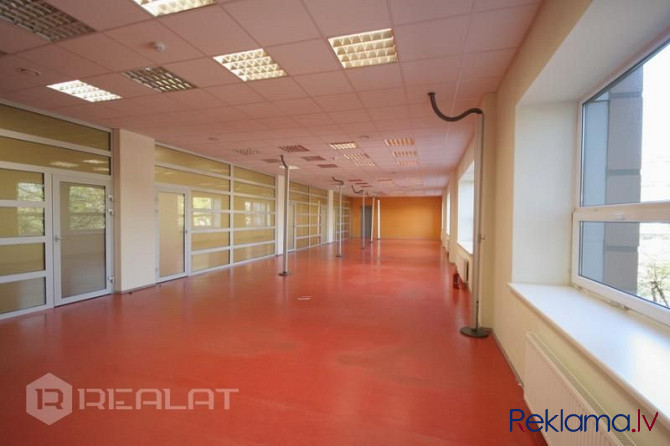 559.1 m2 atvērtā plānojuma biroja ar 8 atsevišķām telpām, pārrunu telpu, servera telpu, Rīga - foto 1