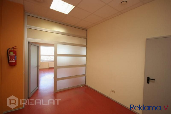 559.1 m2 atvērtā plānojuma biroja ar 8 atsevišķām telpām, pārrunu telpu, servera telpu, Rīga - foto 6
