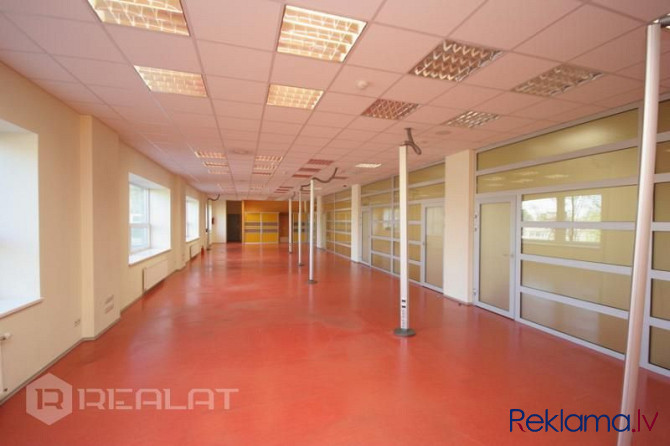 559.1 m2 atvērtā plānojuma biroja ar 8 atsevišķām telpām, pārrunu telpu, servera telpu, Rīga - foto 3