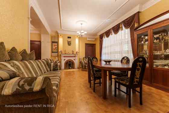 Предлагается на продажу уникальная двухуровневая квартира в красивом районе Rīga