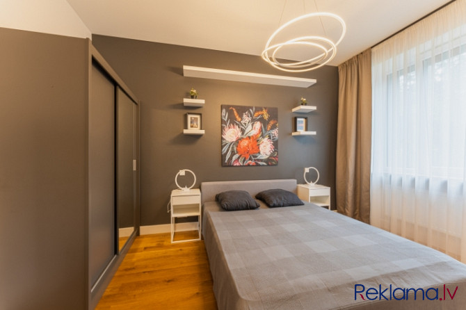 Предлагаем новую, уютную 2-х комнатную квартиру в полностью реновированном доме в Юрмала - изображение 2