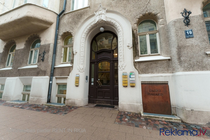 Tiek pārdots 2 istabu dzīvoklis atjaunotā jūgendstila ēkā Rīgas centrā.  Ēka piederēja Rīga - foto 7
