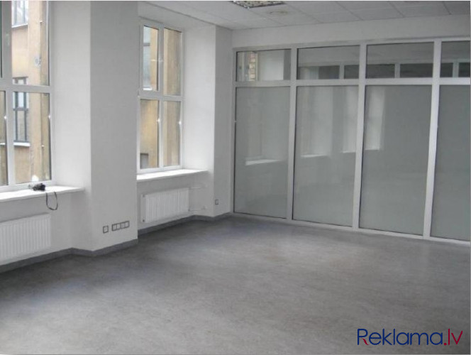 Tiek iznomātas kvalitatīvas biroja telpas ar kopīgo platību 755,10 kvadrātmetri, pilsētas Rīga - foto 8