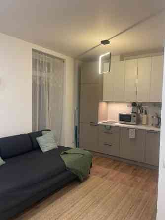 Продается 3-комнатная квартира в реновированном доме с собственной террасой. Rīga