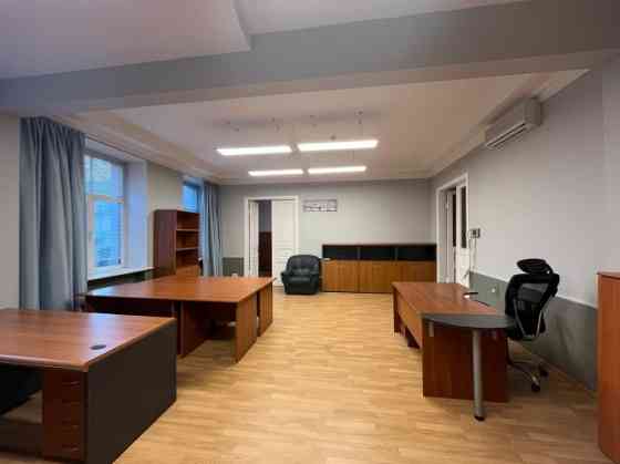 Предлагаем в аренду офис, объединённый с квартирой в центре города. + состоит из 2 Рига