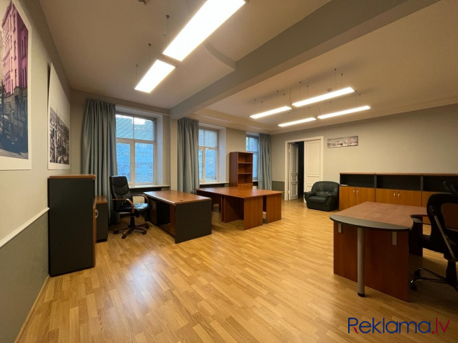 Piedāvājam nomat  biroju ar dzīvokli kopā. + platība sastāv no 2 plašiem istabam un 2 Rīga - foto 5