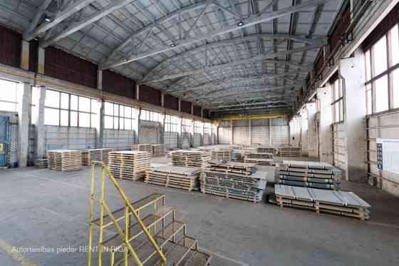 Сдаётся склад или производственное помещение с подъёмным краном на улице Rīga