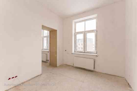 Предлагается к покупке 2-комнатная квартира в реновированном доме в самом центре Rīga