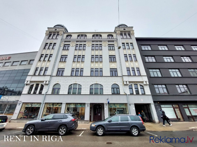 Pārdod puspagraba telpas Rīgas centrā.   Statuss: nedzīvojamās telpas - birojs.   + Ir logi  + Rīga - foto 1