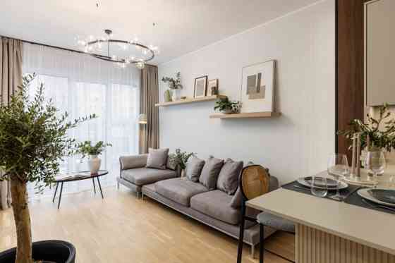 Предлагаем новую 3-комнатную квартиру в новостройке, на тихой улице Дайнас. Рядом Рига