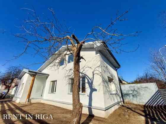 Продаётся капитально реновированный дом близнец в Romas Krogs  Дом состоит из двух Jelgava un Jelgavas novads