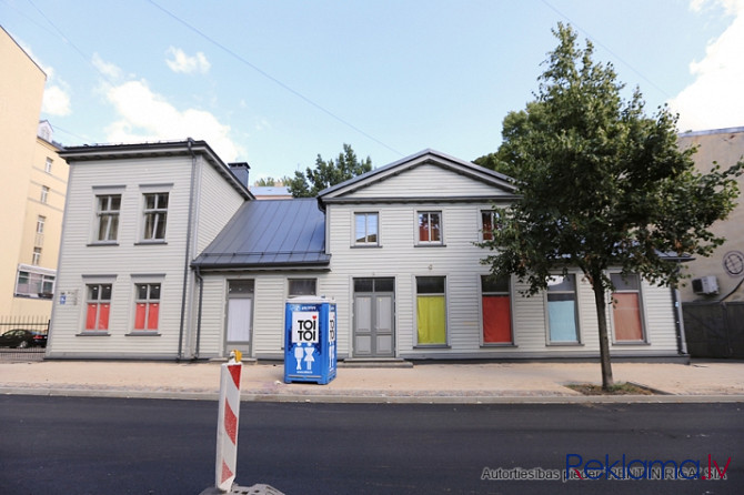 Pārdod 2014. gadā pilnībā rekonstruētu ēku pilsētas centrā ar kopējo platību 418.3 Rīga - foto 1