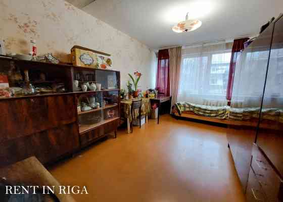 Продаётся неотремонтированная квартира с лоджией в центре Елгавы.   Квартира Елгава и Елгавский край