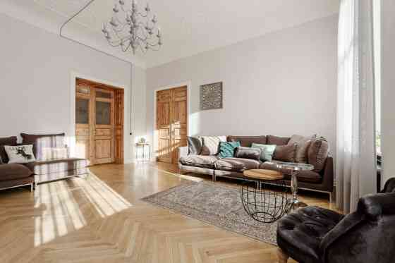 С 21 мая предлагается в аренду красивая, просторная квартира в центре Риги.  - 145 m2  - Rīga