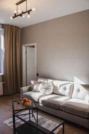 Новая 3-комнатная квартира в Тихом Центре.  Предлагается в долгосрочную аренду Rīga
