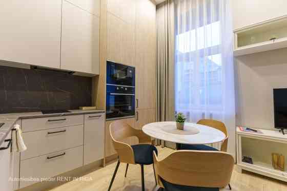 Прекрасная 2-комнатная квартира 'Hoffman Rezidence   Планировка  прихожая с встроенным Рига