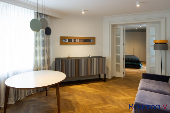 Просторная квартира с качественной отделкой, спроектированной дизайнером, во Рига - изображение 10