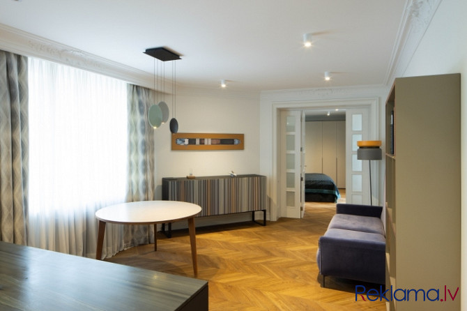 Просторная квартира с качественной отделкой, спроектированной дизайнером, во Рига - изображение 4