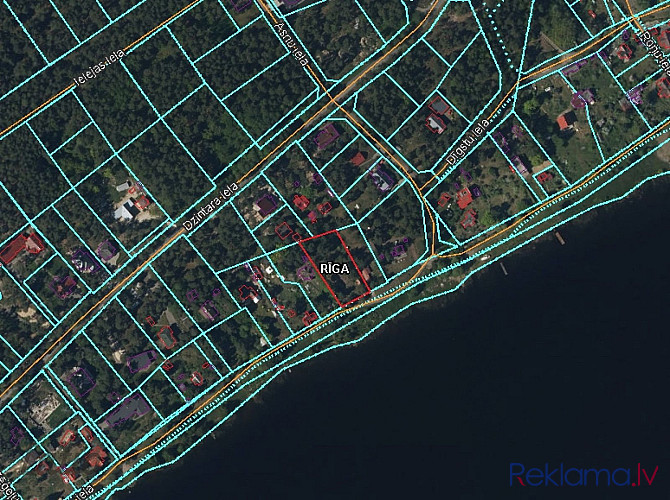 Pārdod zemes platību privātmājas būvniecībai pirmajā līnijā, 200 m attālumā no Rīga - foto 2