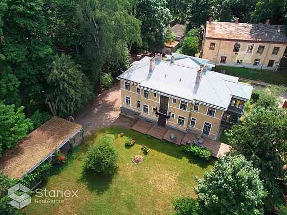 Burvīga un plaša 6-istabu dvīņu māja 100 m no Daugavas. Elitārs ciemats. Pieeja Daugavai. Īpašumam i Ķekavas pagasts