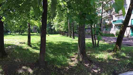 Ilgtermiņā izīrē vienistabu dzīvokli.  Māja atrodas vienā no zaļākajiem Rīgas rajoniem - Dzirciemā,  Rīga