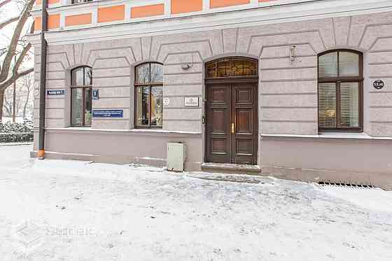 Pārdod vēsturisku ēku Tallinas ielā 71.Ēka tika celta, kā publiskā pirts.Pagrabstāvā ir divi lieli b Рига