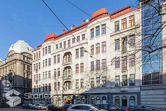 Iznomā īpašumu ekskluzīvā vietā Rīgas centrā  Raiņa bulvārī 7.Raiņa bulvārī 7 atrodas divstāvu mūra  Rīga