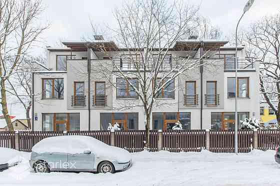 Iznomā īpašumu ekskluzīvā vietā Rīgas centrā  Raiņa bulvārī 7.Raiņa bulvārī 7 atrodas divstāvu mūra  Рига