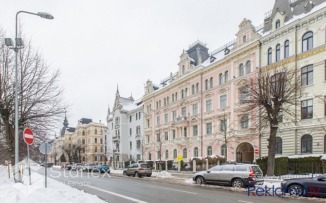 Pārdod zemes gabalu ar platību 4112 m2 Rīgā, Šampēterī. Zemes gabals lielākoties ir Rīgas rajons - foto 1