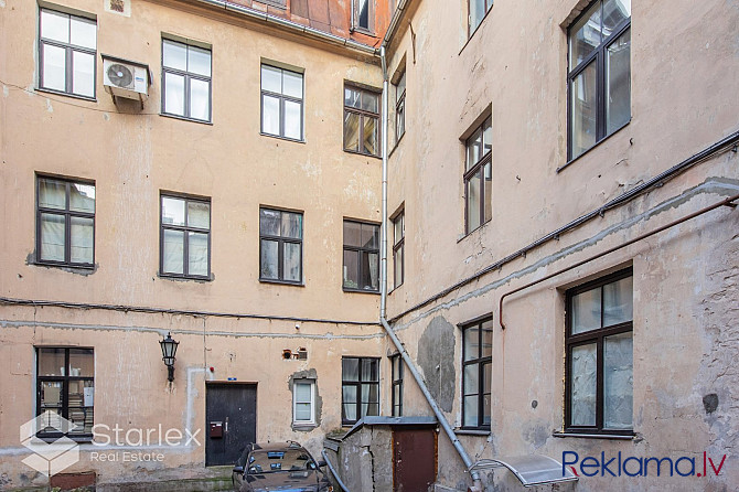 Vienā no klusākajām Vecrīgas ielām  Jēkaba ielā iegādei pieejams plašs četru istabu Rīga - foto 11