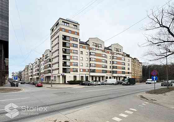 Tiek pārdots neliels 2-istabu dzīvoklis specprojektā Juglā. Dzīvoklis sastāv no:1) virtuves;2) viena Rīga
