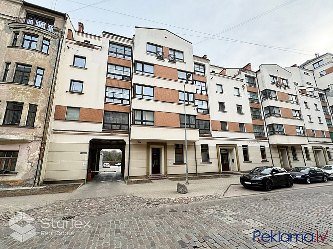 Tiek pārdots neliels 2-istabu dzīvoklis specprojektā Juglā. Dzīvoklis sastāv no:1) Rīga - foto 2