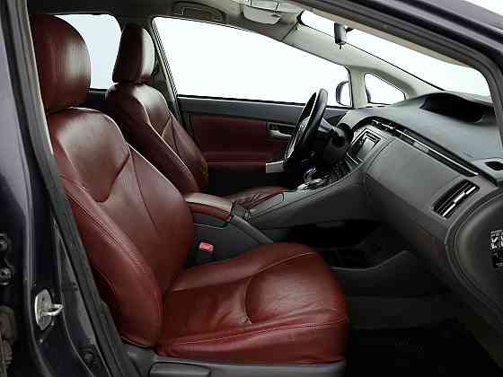 Toyota Prius Luxury Facelift 1.8 73kW Tallina