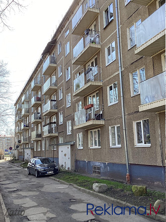 Pārdod  gaišu un mājīgu 2 istabu dzīvokli Juglā ar  funkcionālu plānojumu -  veikts Rīga - foto 1