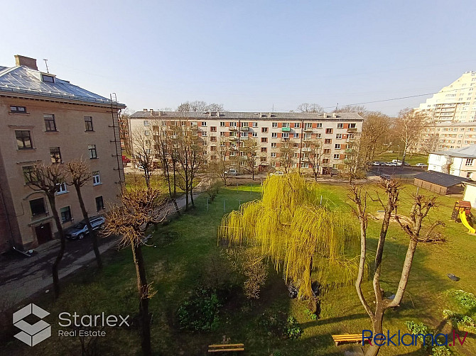 Pārdodu mājīgu, plašu, saulainu 60,10m2 divistabu dzīvokli Staļina laika mājā ar 3,5m Rīga - foto 12
