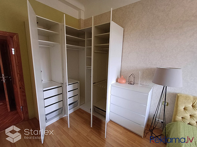 Pārdodu mājīgu, plašu, saulainu 60,10m2 divistabu dzīvokli Staļina laika mājā ar 3,5m Rīga - foto 6