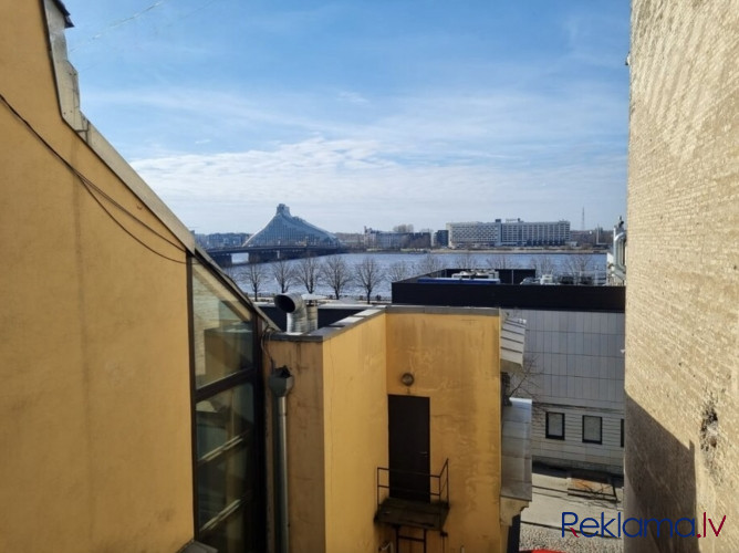 Gaišs 4 istabu dzīvoklis Vecrīgā ar burvīgu skatu uz Daugavu un Vecrīgu!  Apskaužama Rīga - foto 10