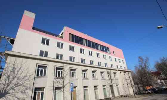 Продается реконструированное 5-этажное административное здание в Яунциеме. Рига